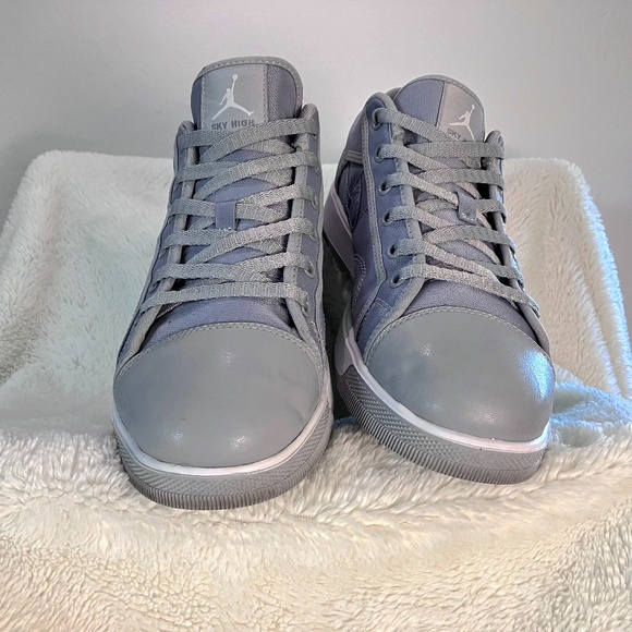 Air Jordan Sky High Retro Low Wolf Grey White - Picture 2 of 6